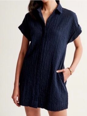 Abercrombie textured navy blue dress. NWOT size xs 
Beautiful. Relaxed fit.